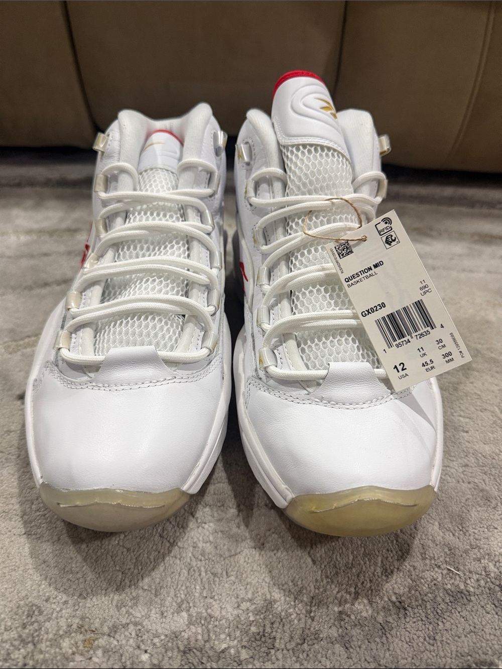 Men’s Reebok Question Mid basketball shoe GX0230